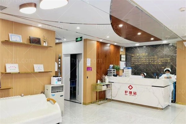 济南爱容整形医院技术盘点：隆鼻价目表与材质对比解析